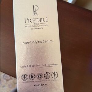 PRÉDIRÉ Age-Defying Serum — White